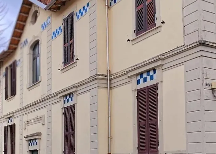 Iris E Aurora Daire *